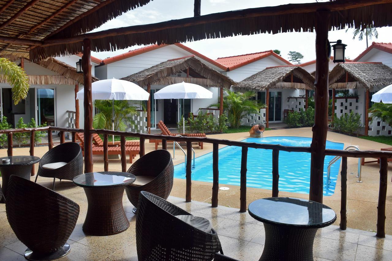 Vivi Bungalows Resort Nai Harn Esterno foto